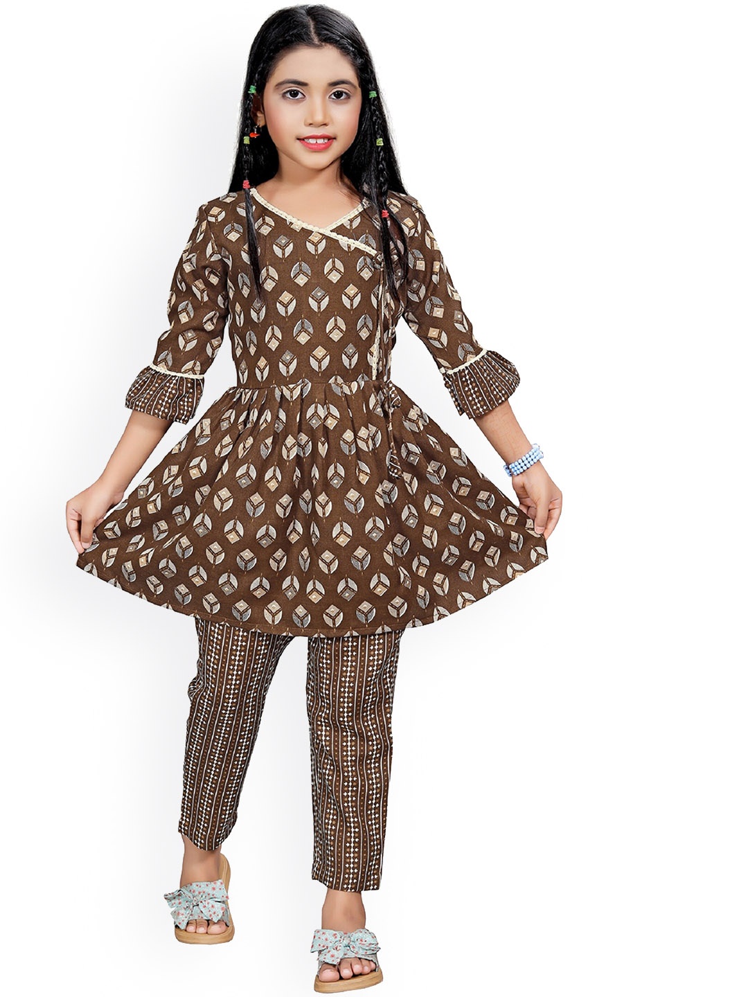 

BAESD Girls Floral Printed Round Neck Regular Anarkali Kurta with Trousers, Brown