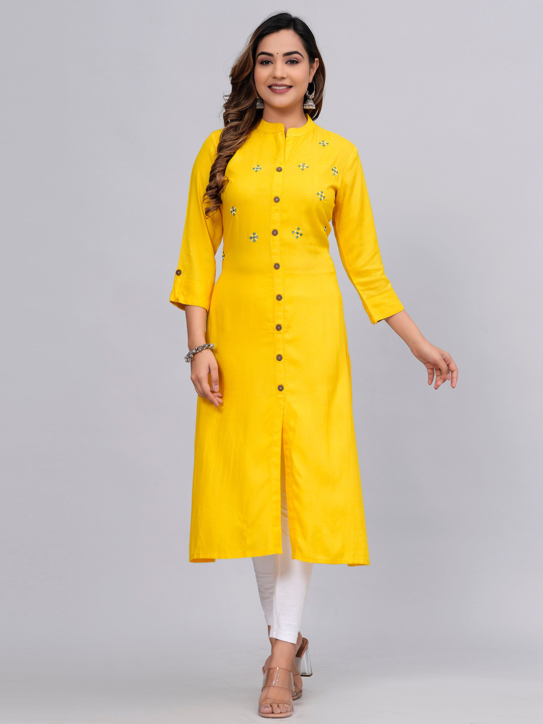 

MAUKA equined Embellished Mandarin Collar Regular A-Line Kurta, Yellow