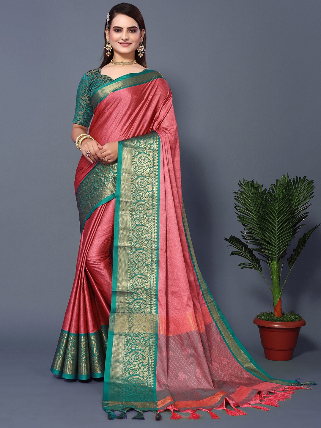 

DRESSTIVE Ethnic Motif Woven Design Zari Saree, Red