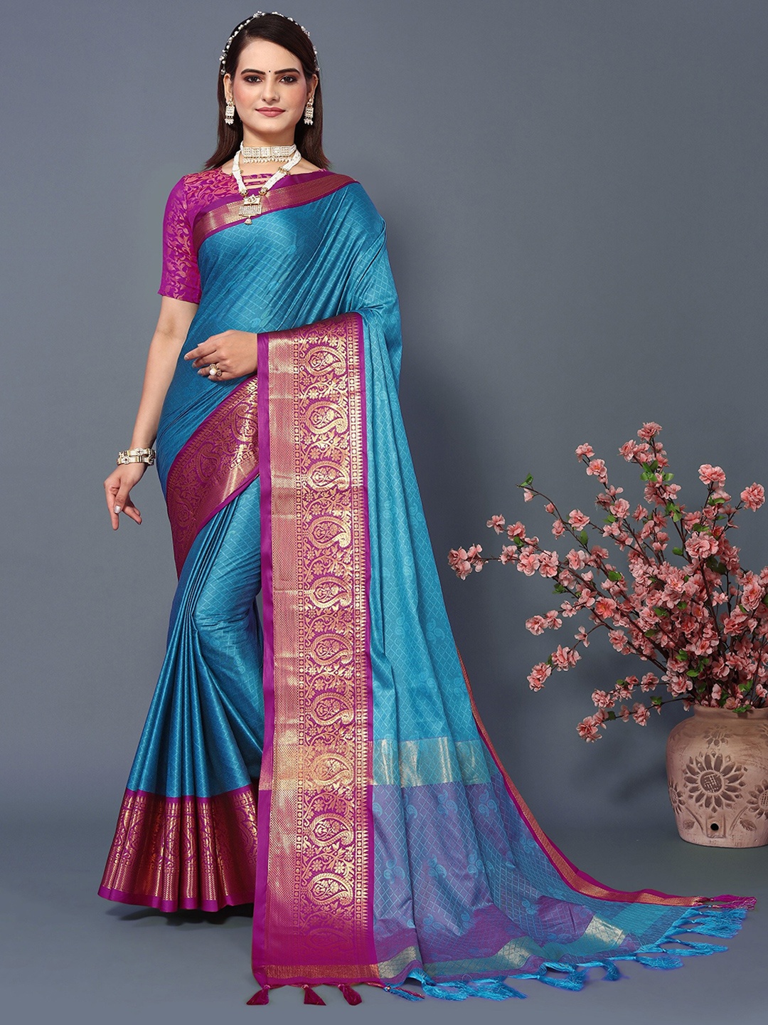 

DRESSTIVE Ethnic Motif Woven Design Zari Saree, Blue