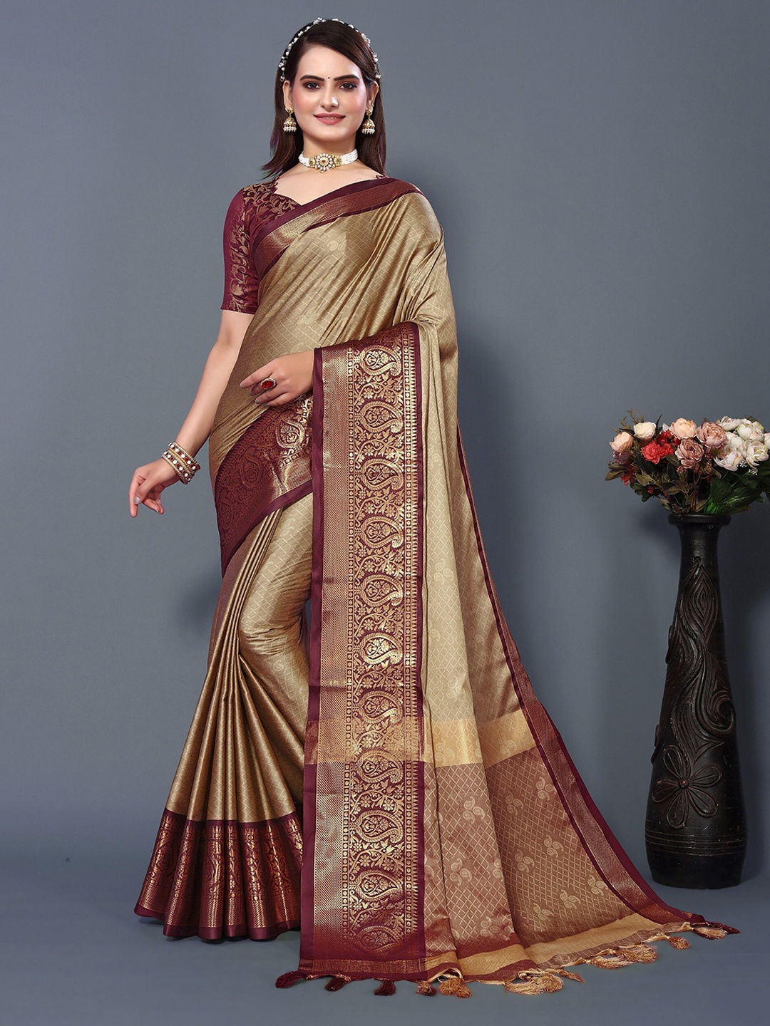 

DRESSTIVE Ethnic Motif Woven Design Zari Saree, Beige