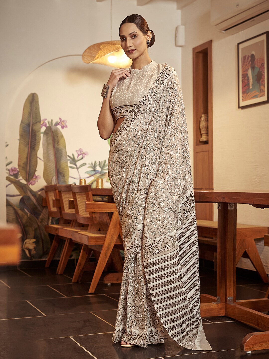 

modeva Floral Printed Pure Cotton Ready to Wear Bagru Saree, Grey melange