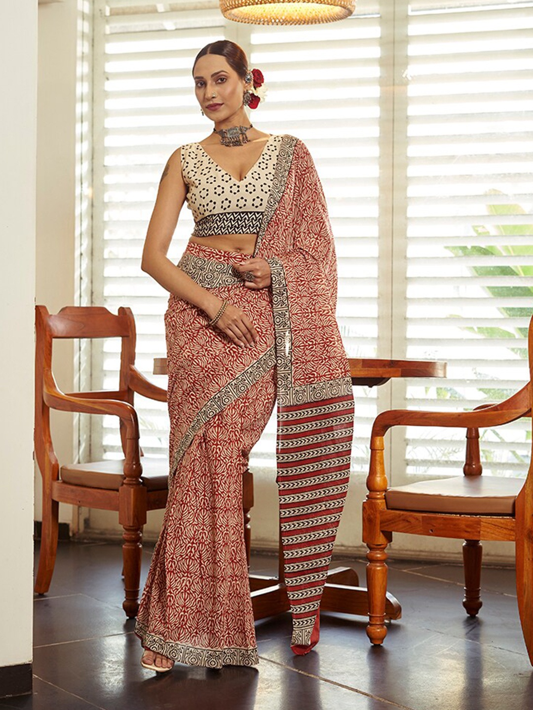 

modeva Floral Printed Pure Cotton Ready to Wear Bagru Saree, Maroon