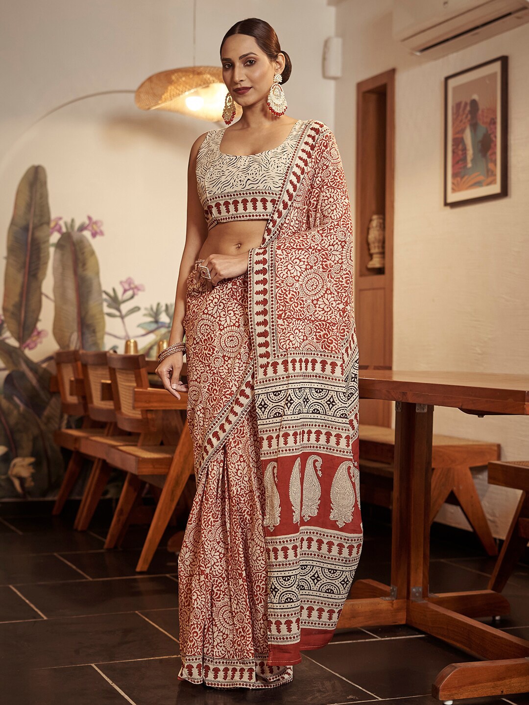 

modeva Floral Printed Pure Cotton Ready to Wear Bagru Saree, Maroon