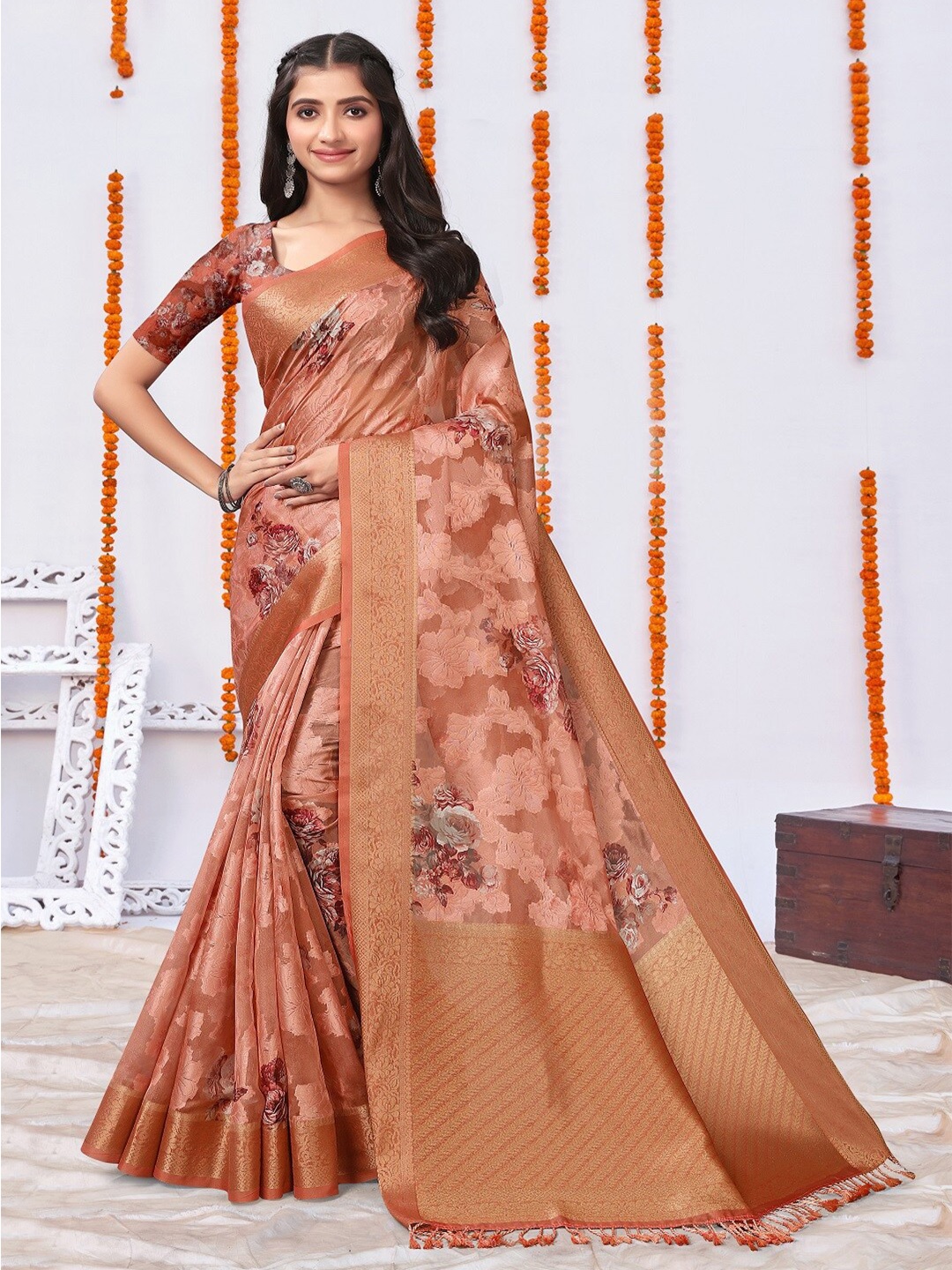 

ARYZE Floral Printed Woven Design Zari Saree, Orange