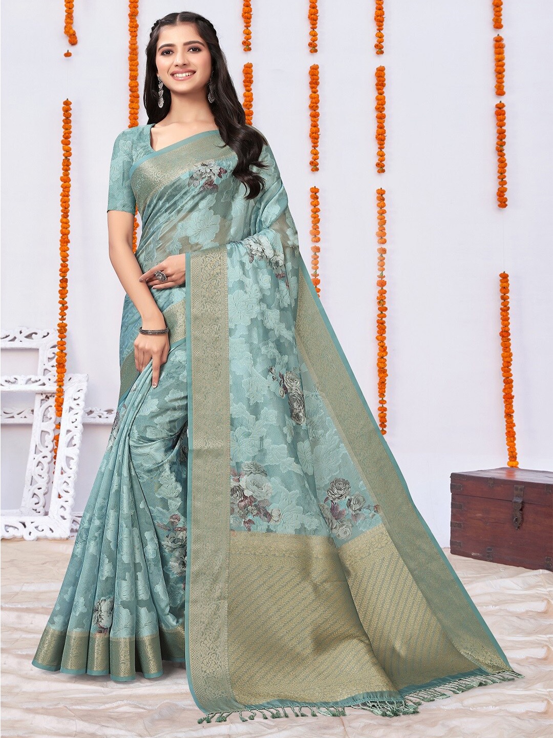 

ARYZE Floral Zari Silk Blend Saree, Blue