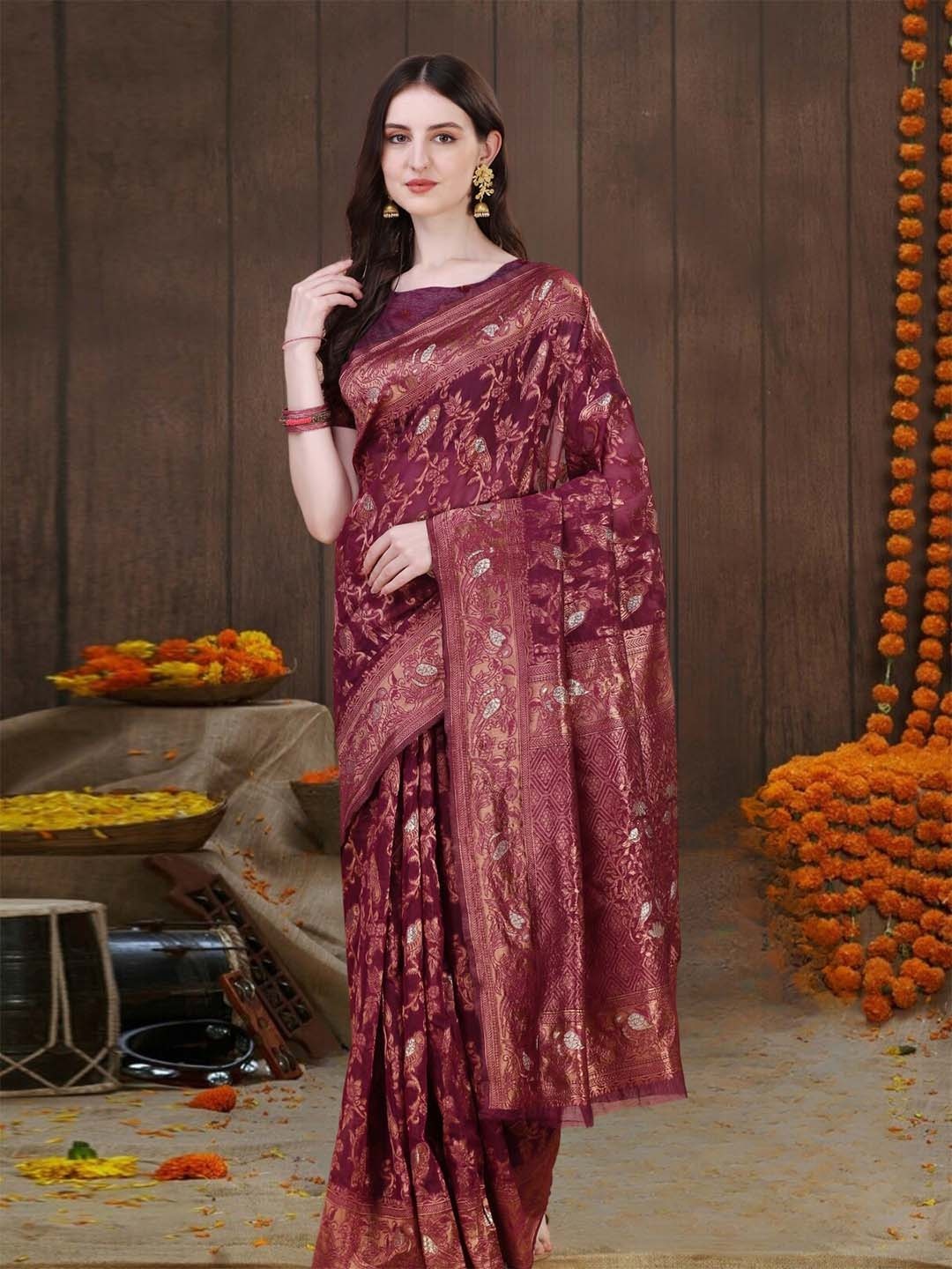 

MAGMINA Woven Design Floral Zari Kanjeevaram Saree, Burgundy