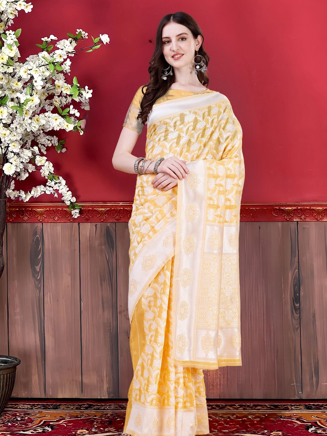 

MAGMINA Floral Woven Design Zari Kanjeevaram Saree, Yellow