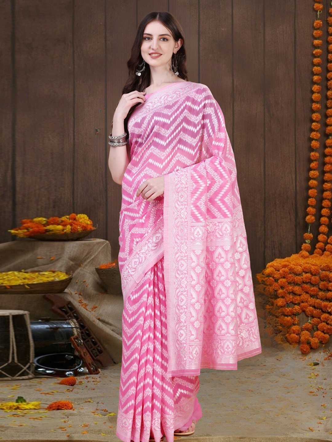

MAGMINA Geometric Printed Art Silk Saree, Pink