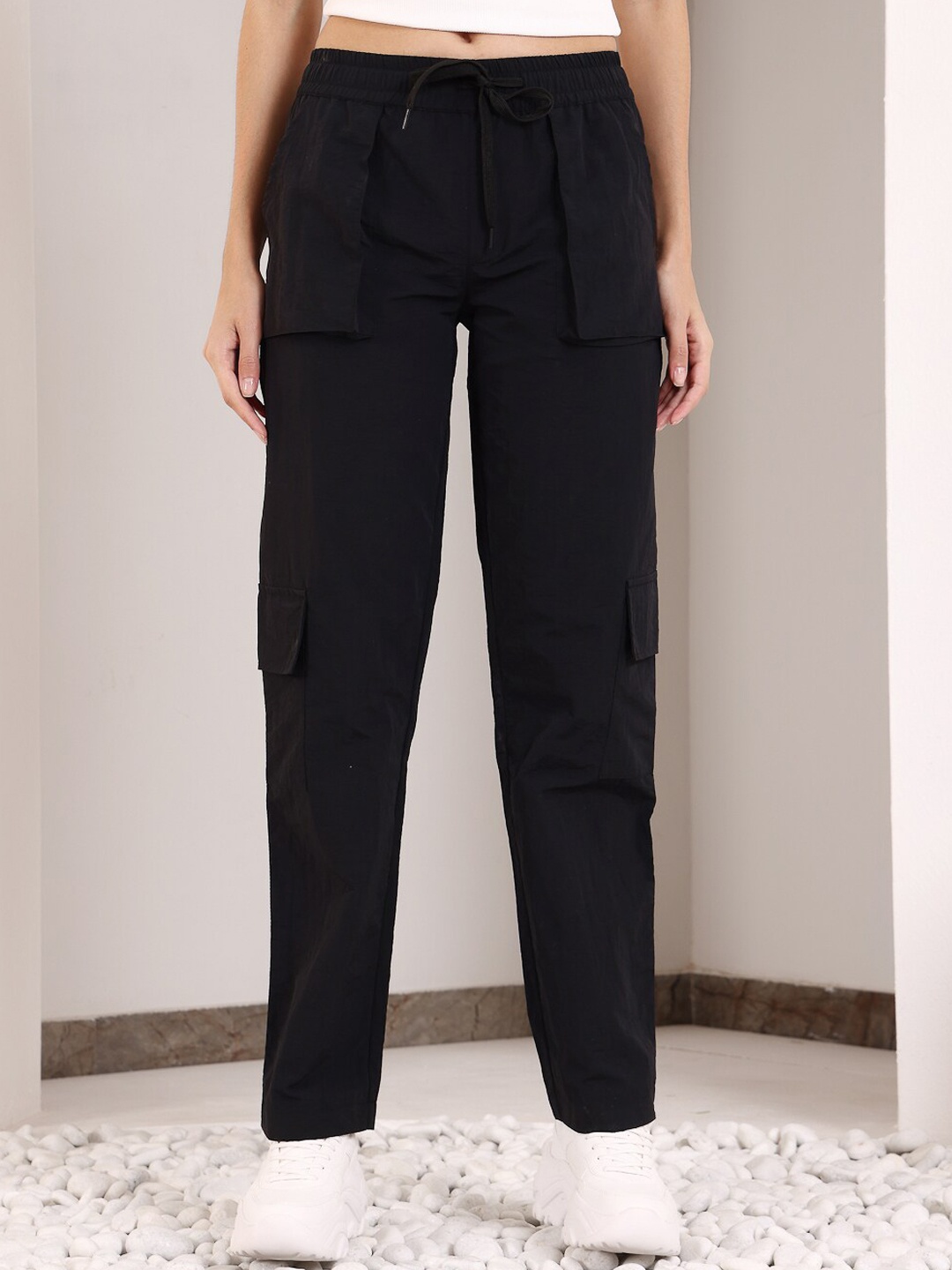 

EVERDION Women Relaxed Straight Leg Straight Fit Cargos, Black