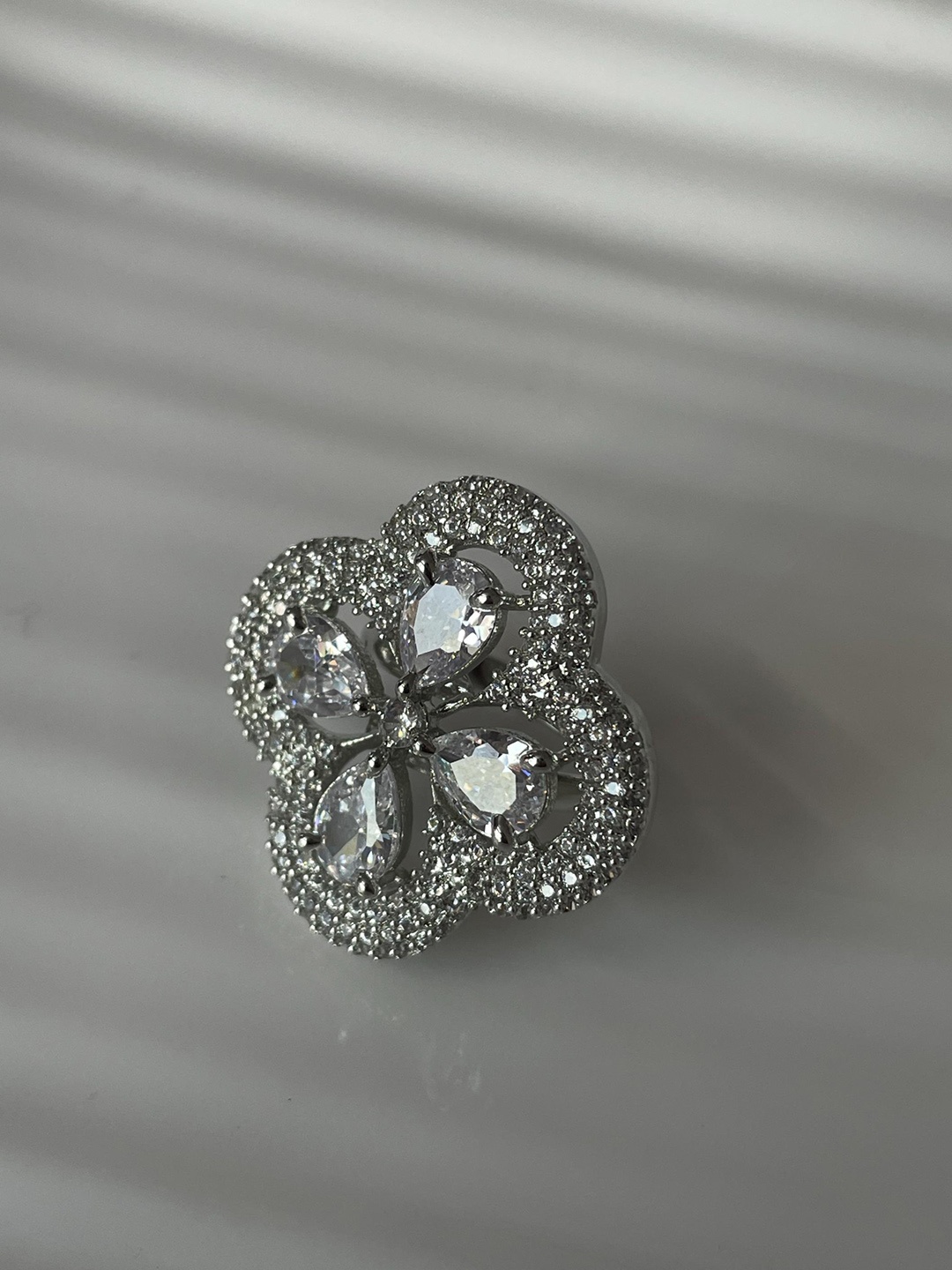 

ISHKAARA Rhodium-Plated AD Studded Ring, Silver