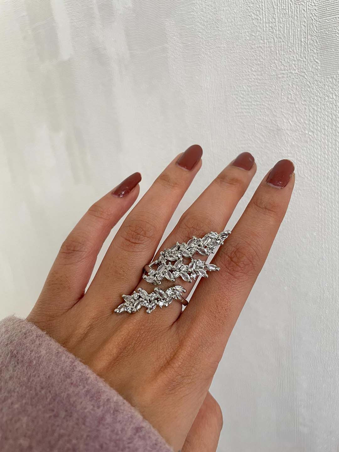

ISHKAARA Rhodium-Plated AD Studded Ring, Silver