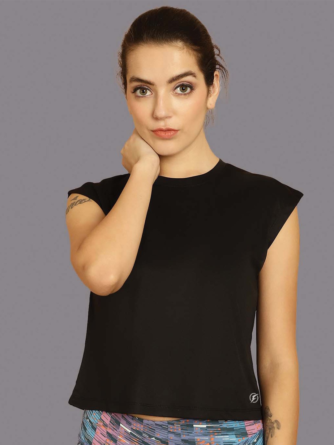 

Friskers Extended Sleeves Crop Top, Black