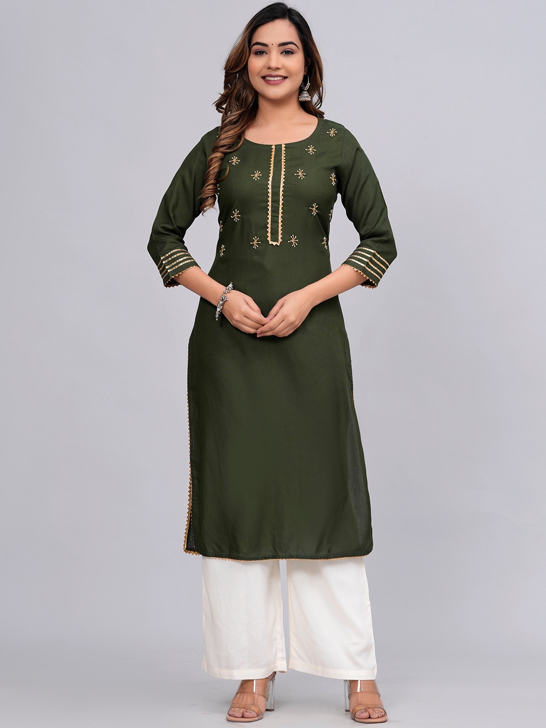 

MAUKA Embroidered Round Neck Straight Kurta with Palazzos, Green