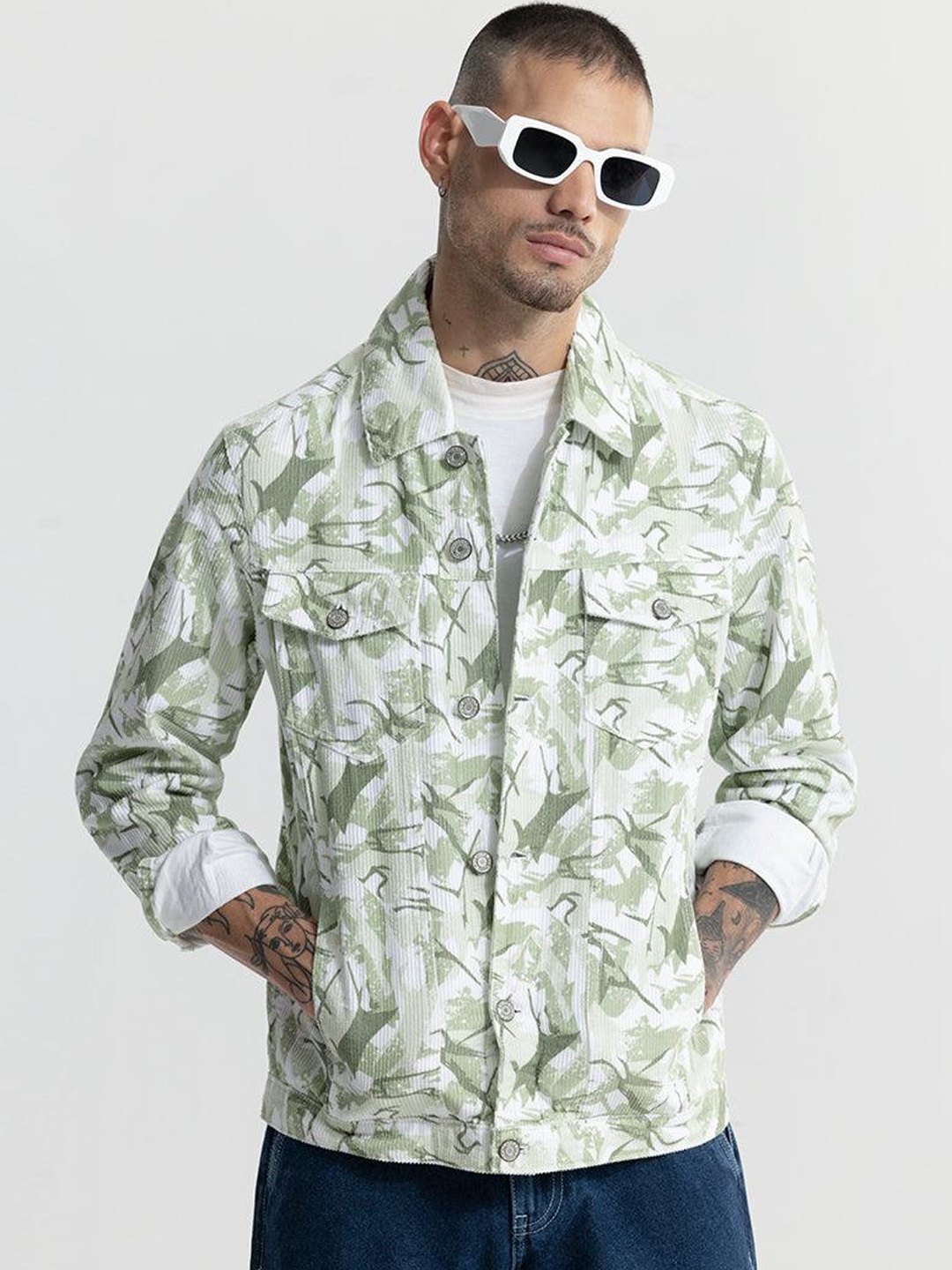 

Snitch Green Spread Collar Cotton Denim Jacket