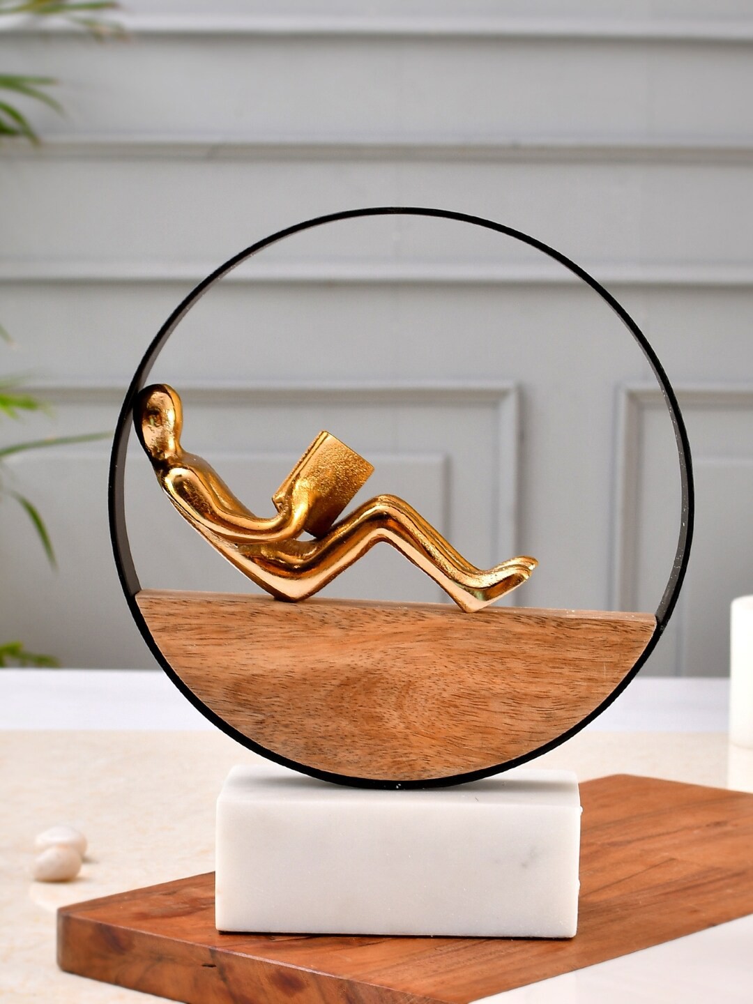 

CraftVatika Figurine Metal Art Abstract Sculpture Showpieces, Black