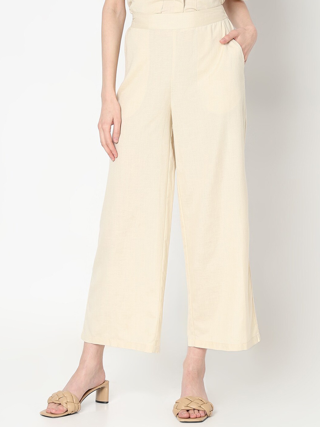 

Vero Moda Women Straight Fit Cropped Parallel Trouser, Beige