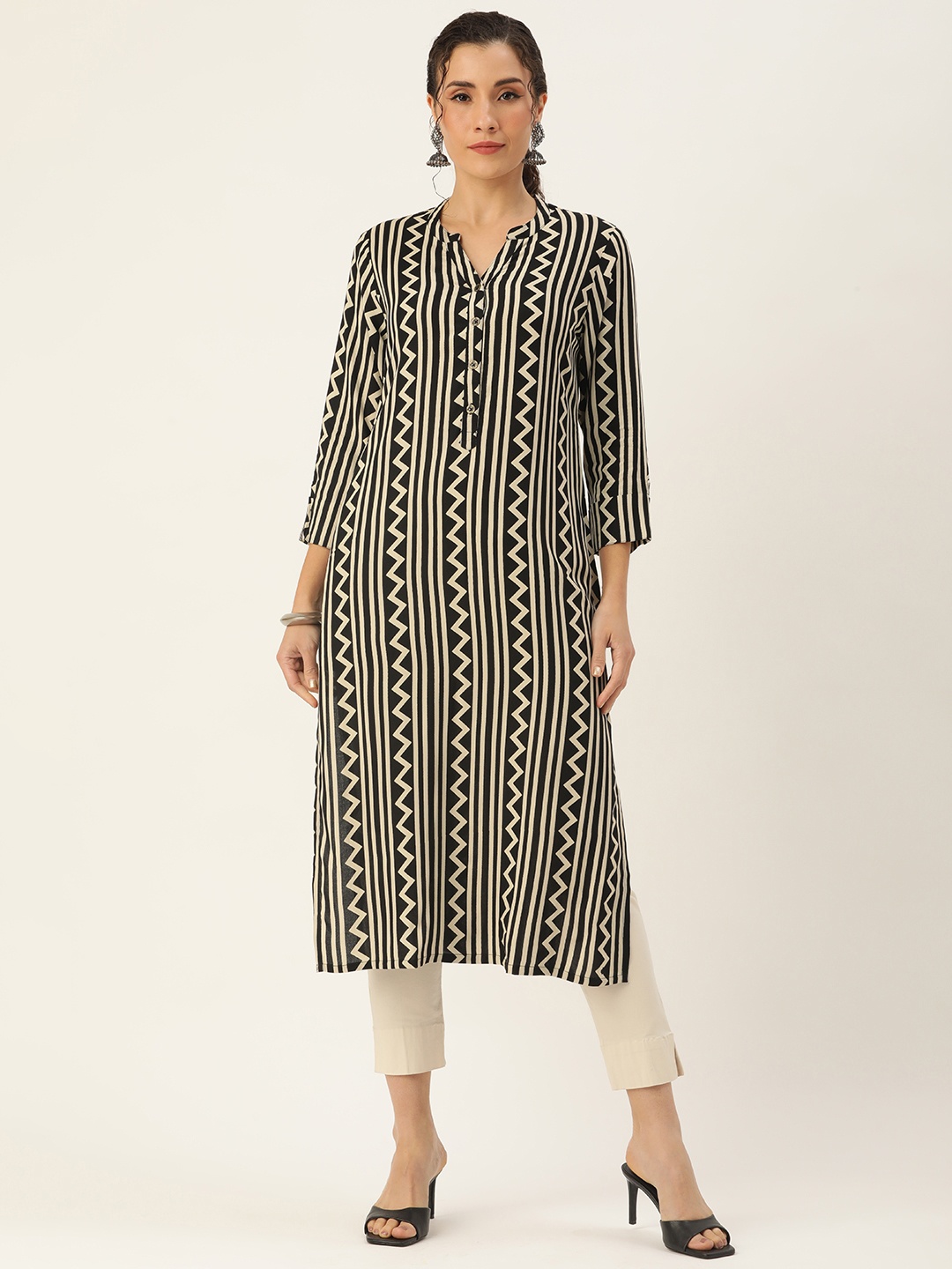 

AMUKTI Women Geometric Printed Kurta, Black
