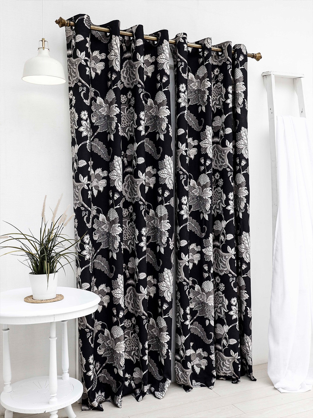 

Ariana Black & White Floral Window Curtain