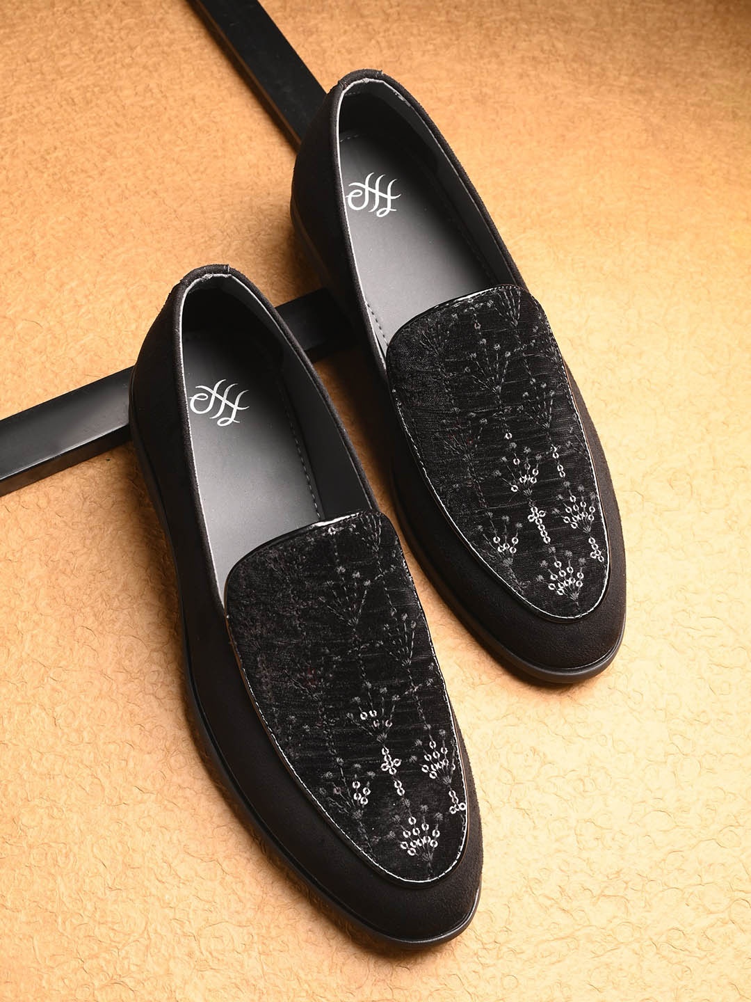 

House of Pataudi Men Embellished Lightweight Slip-On Velvet Loafers, Black