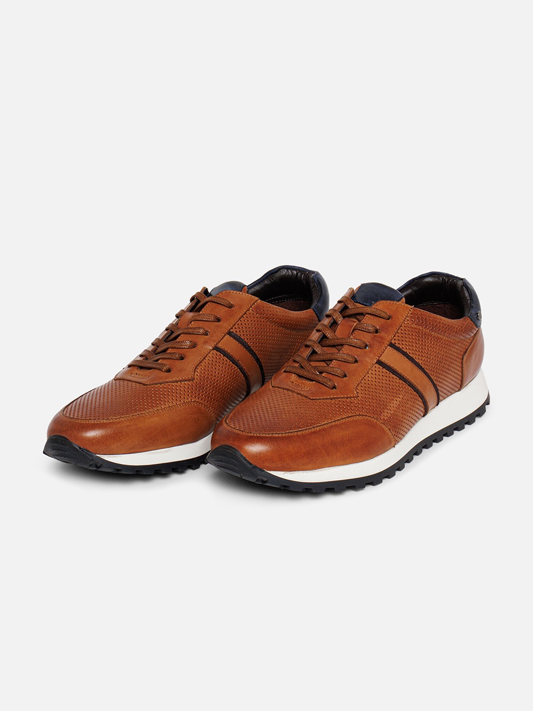 

EZOK Men Perforations Leather Antibacterial Comfort Insole Sneakers, Tan