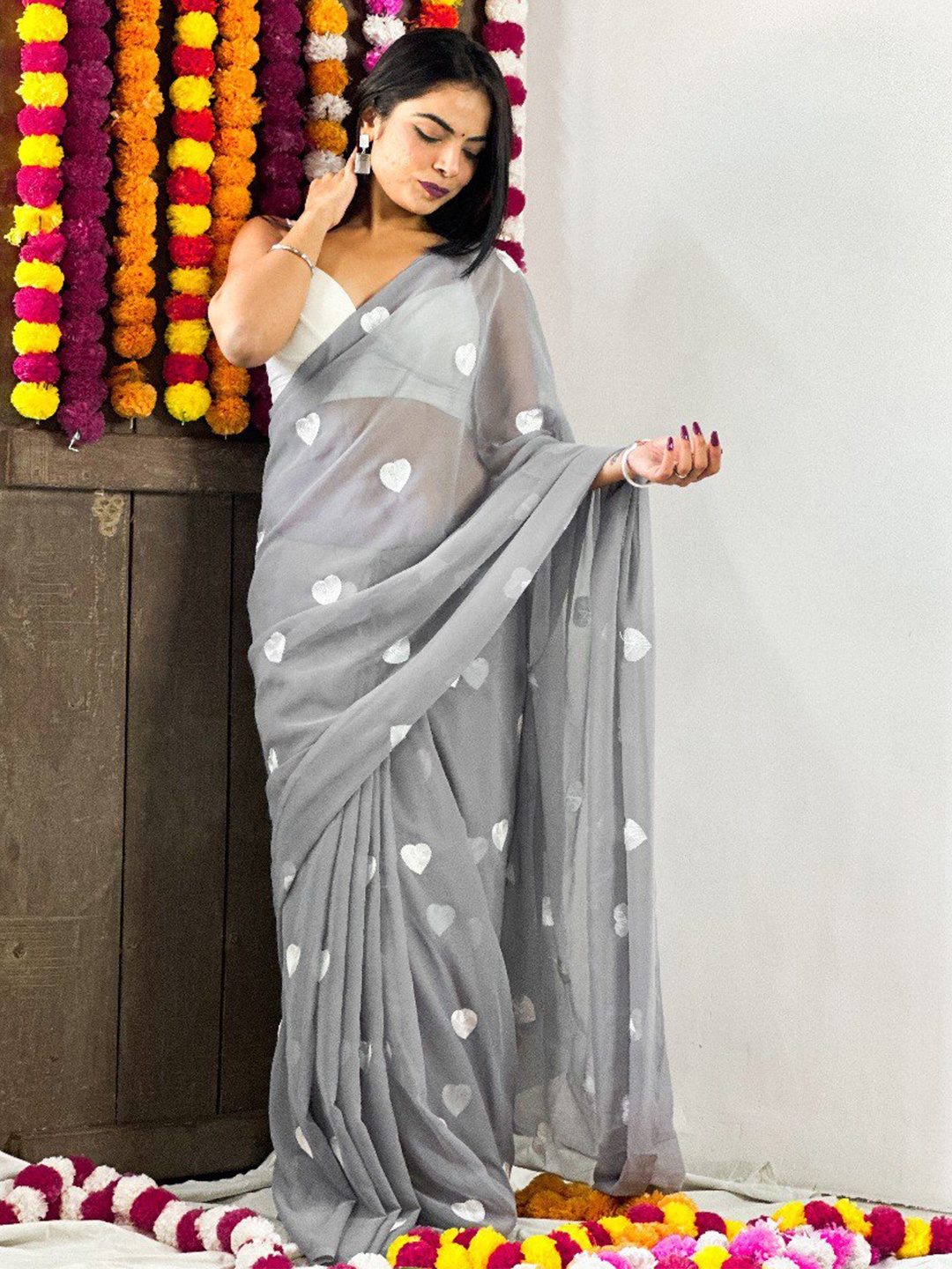 

VEERAX Pure Georgette Designer Saree, Grey