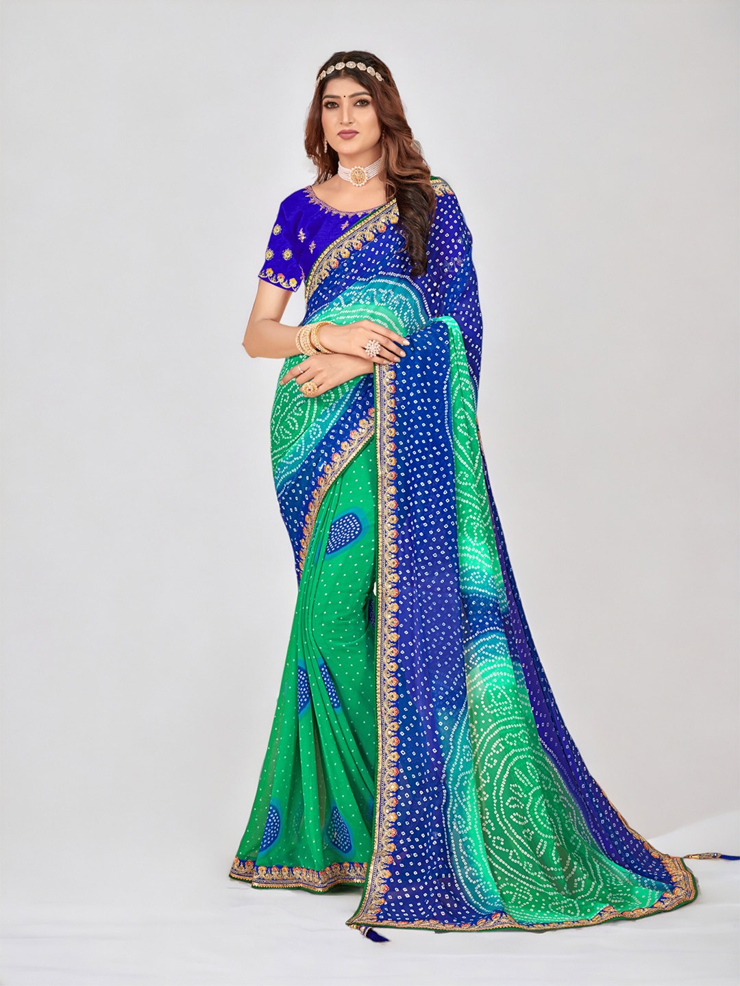 

DIVASTRI Bandhani Printed Half and Half Pure Georgette Saree, Navy blue