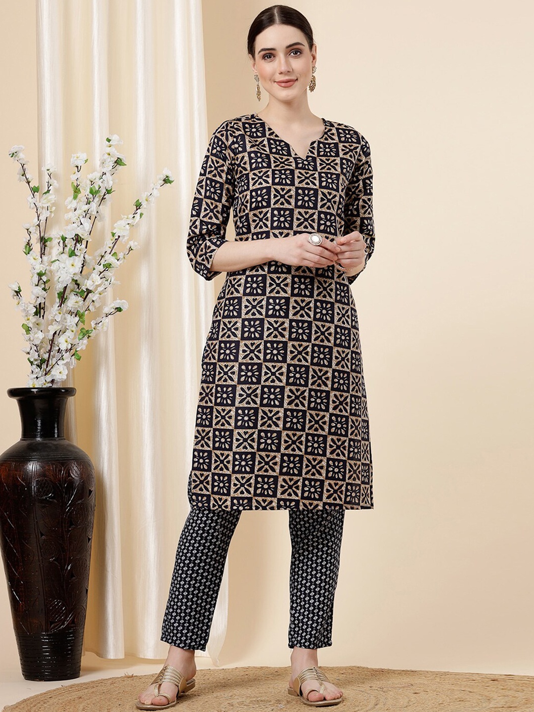 

KALINI V neck Checked Printed Straight Kurta with Trousers, Navy blue