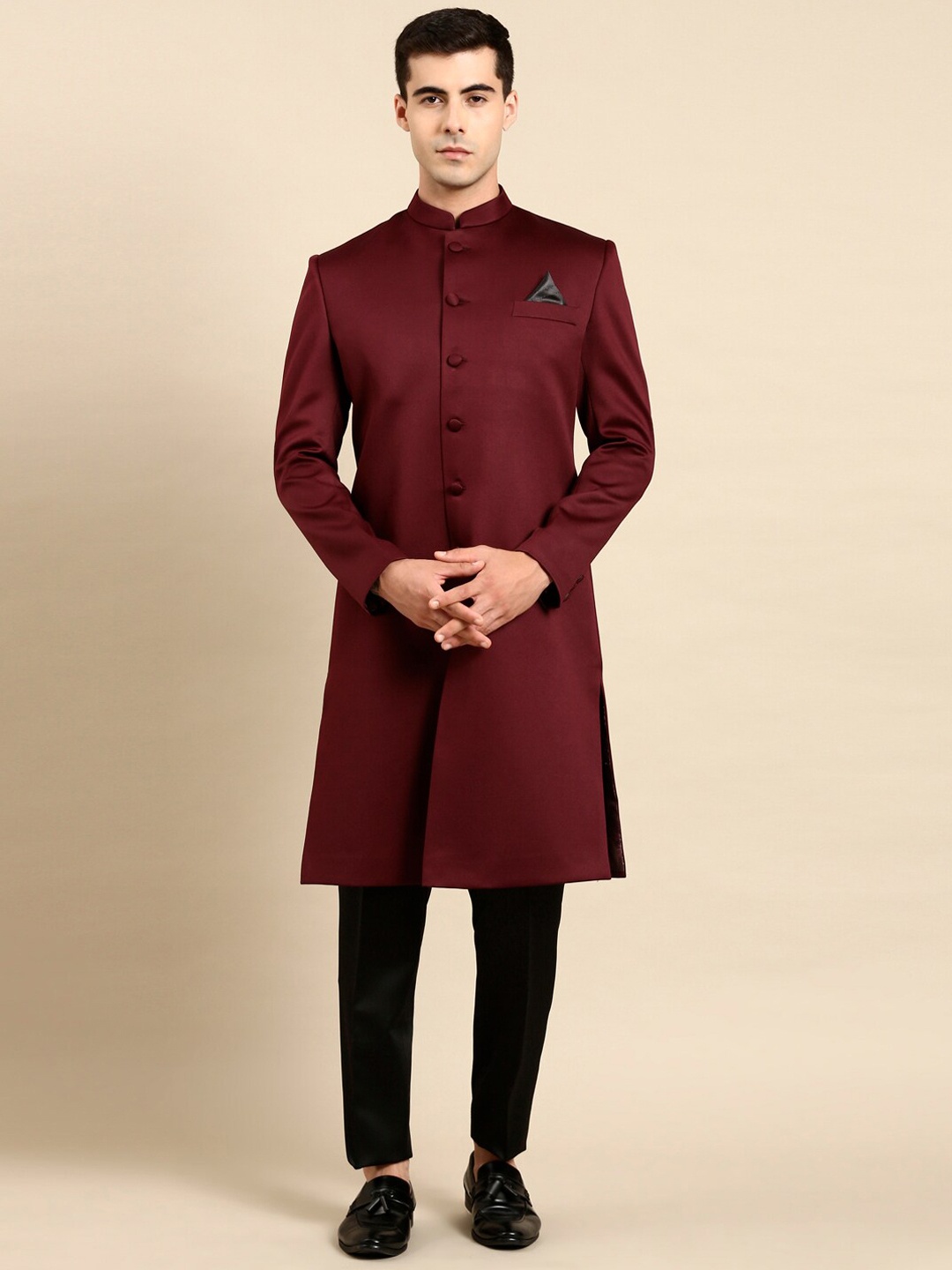 

TheEthnic.Co Mandarin Collar Sherwani With Trousers, Maroon