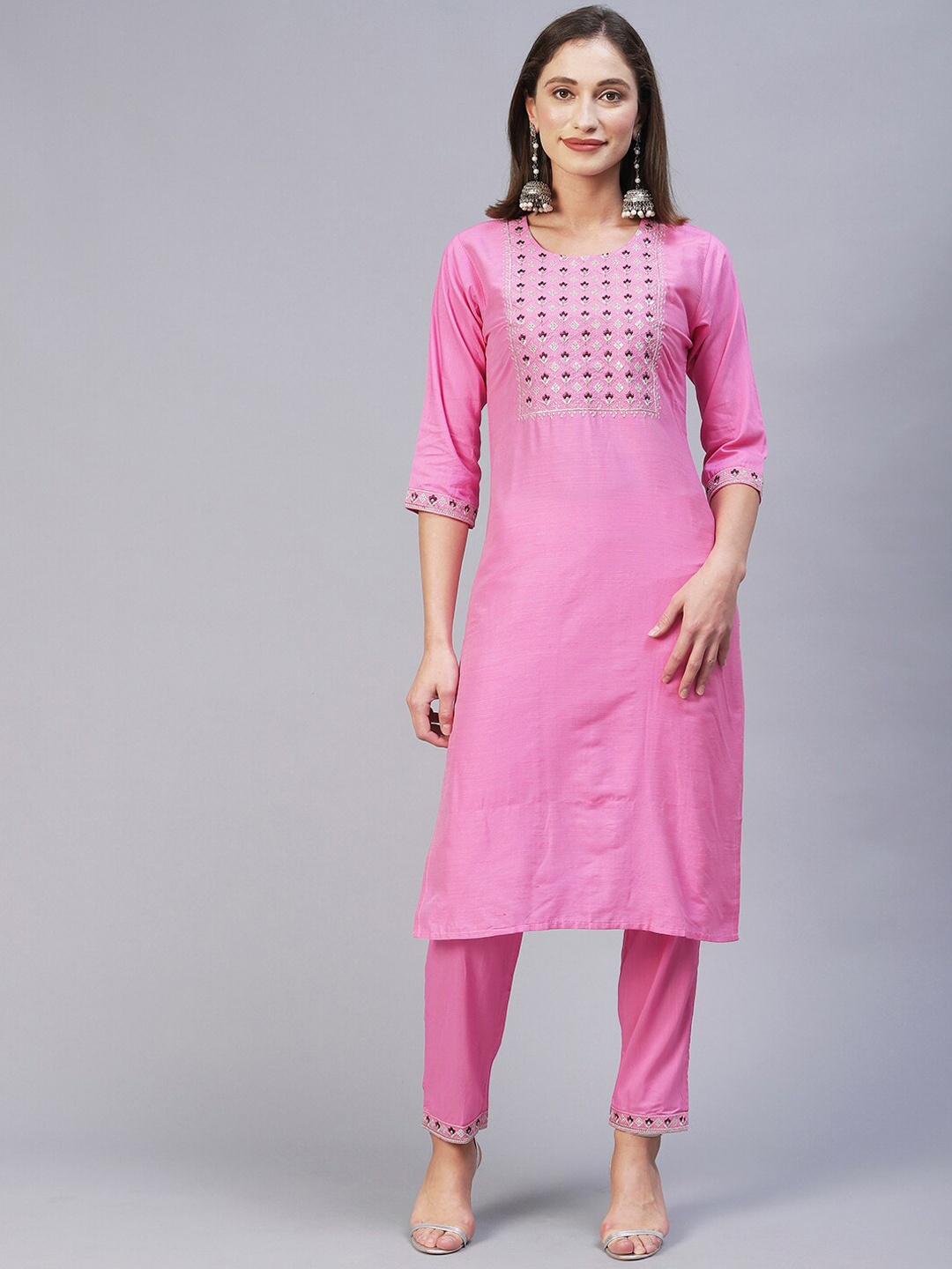 

AMRUTVARSHA CREATION Floral Embroidered Round Neck A-Line Kurta With Palazzos, Pink