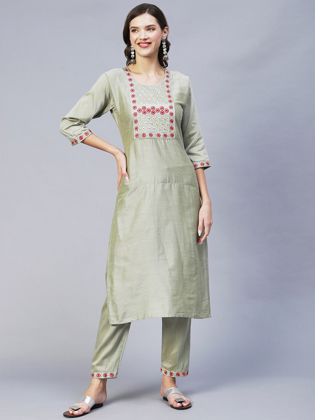 

AMRUTVARSHA CREATION Floral Embroidered Round Neck A-Line Kurta With Palazzos, Green
