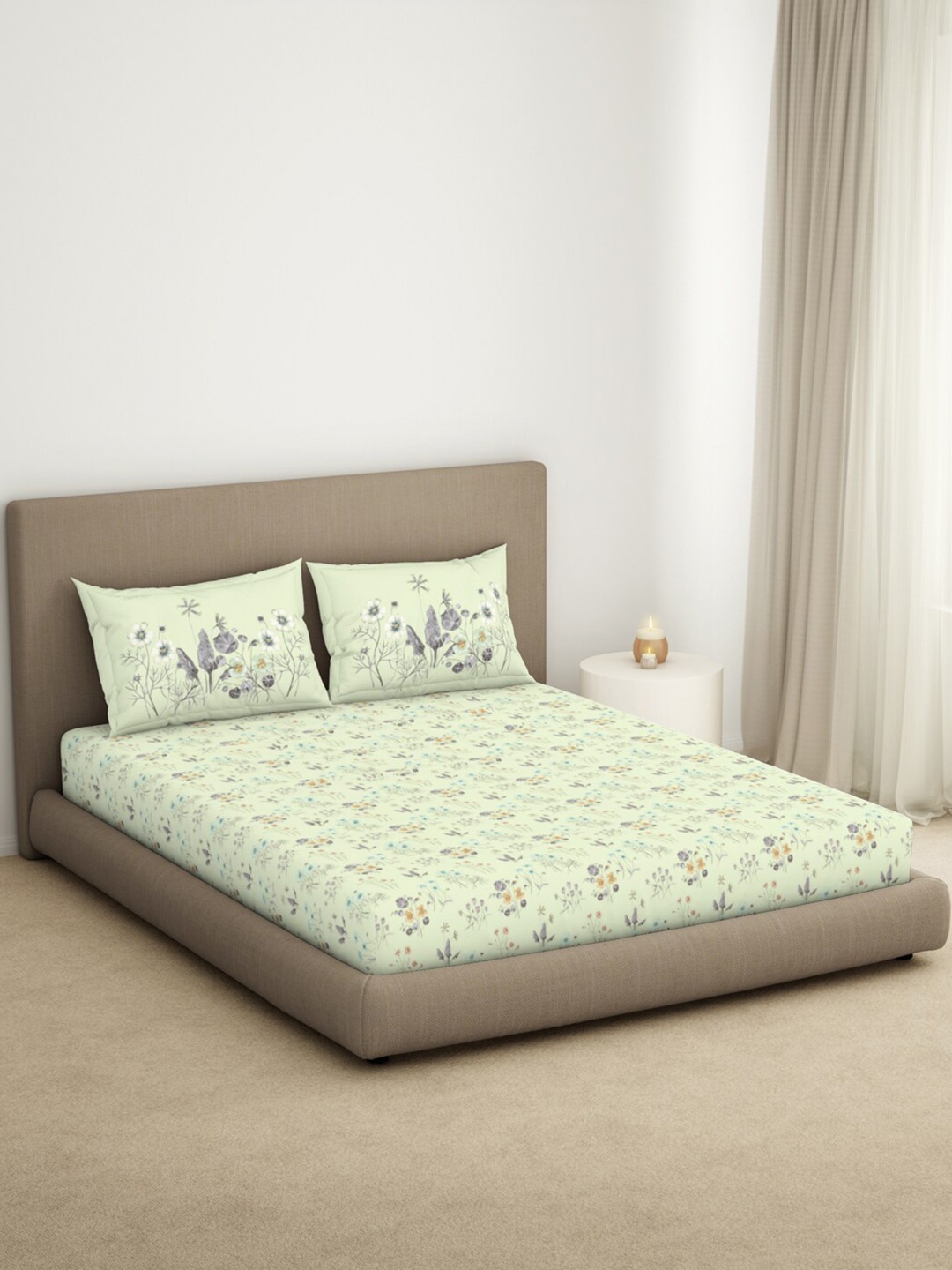 

SPACES Dainty Green Floral Cotton 144 TC King Fitted Bedsheet with 2 Pillow Covers