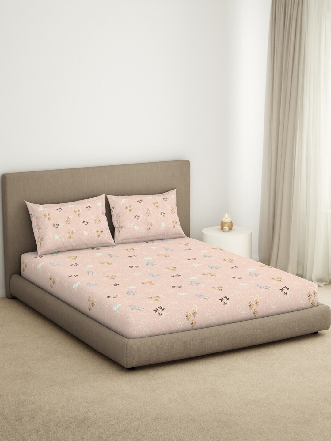 

SPACES Dainty Beige Floral Cotton 144 TC King Fitted Bedsheet with 2 Pillow Covers
