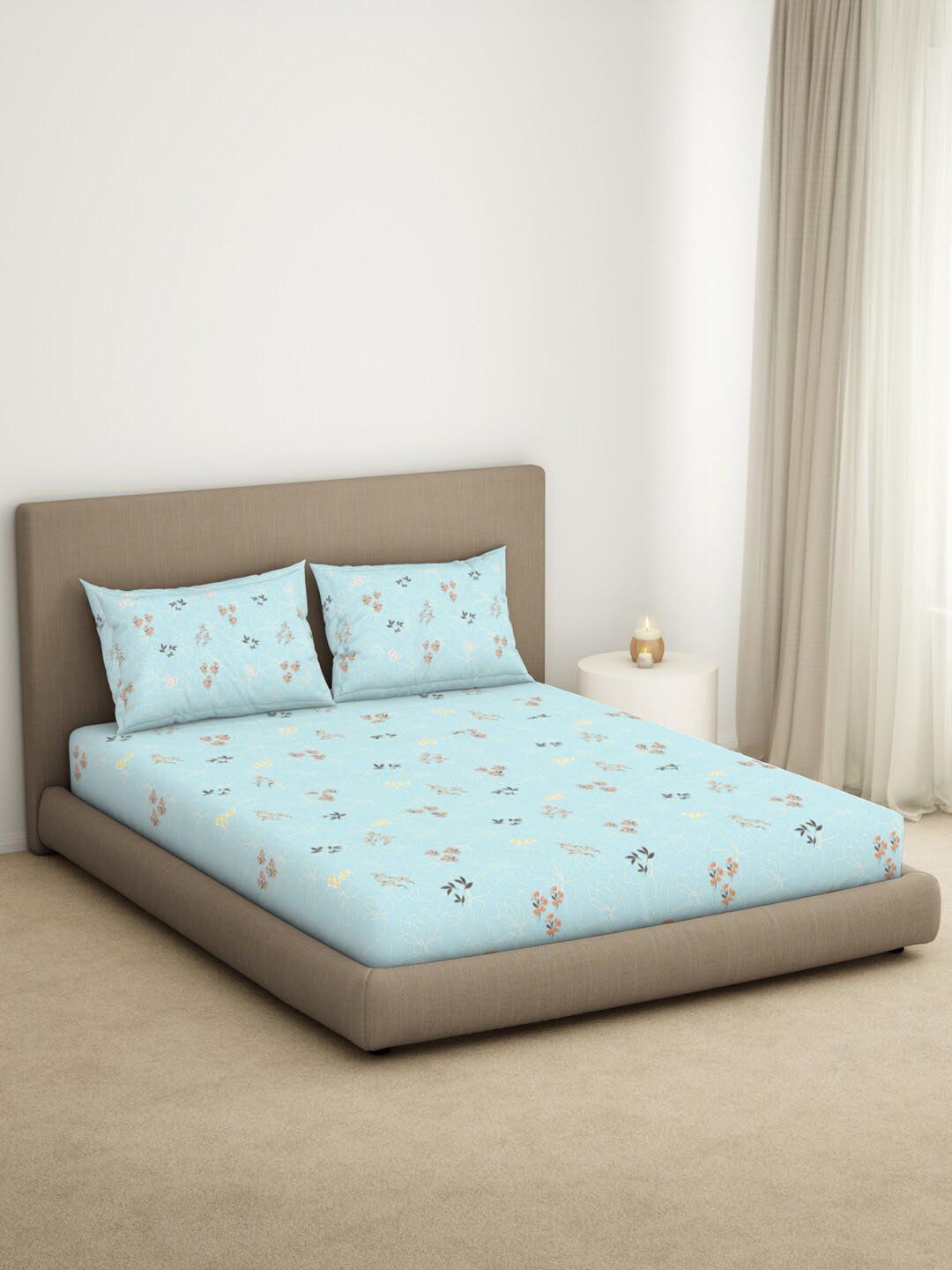

SPACES Dainty Blue Floral 144 TC King Bedsheet with 2 Pillow Covers