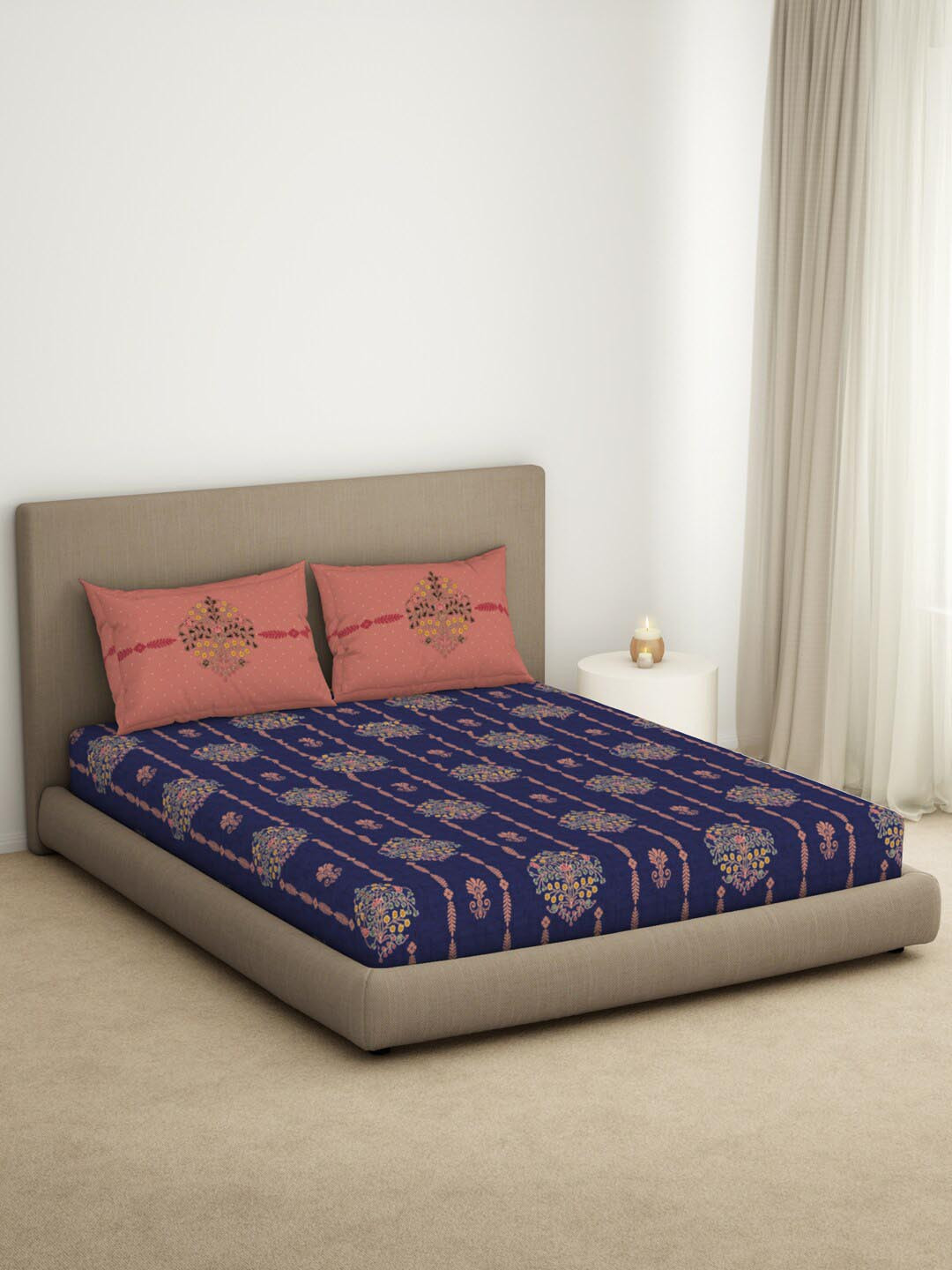 

SPACES Timeless Blue Floral 144 TC King Bedsheet with 2 Pillow Covers