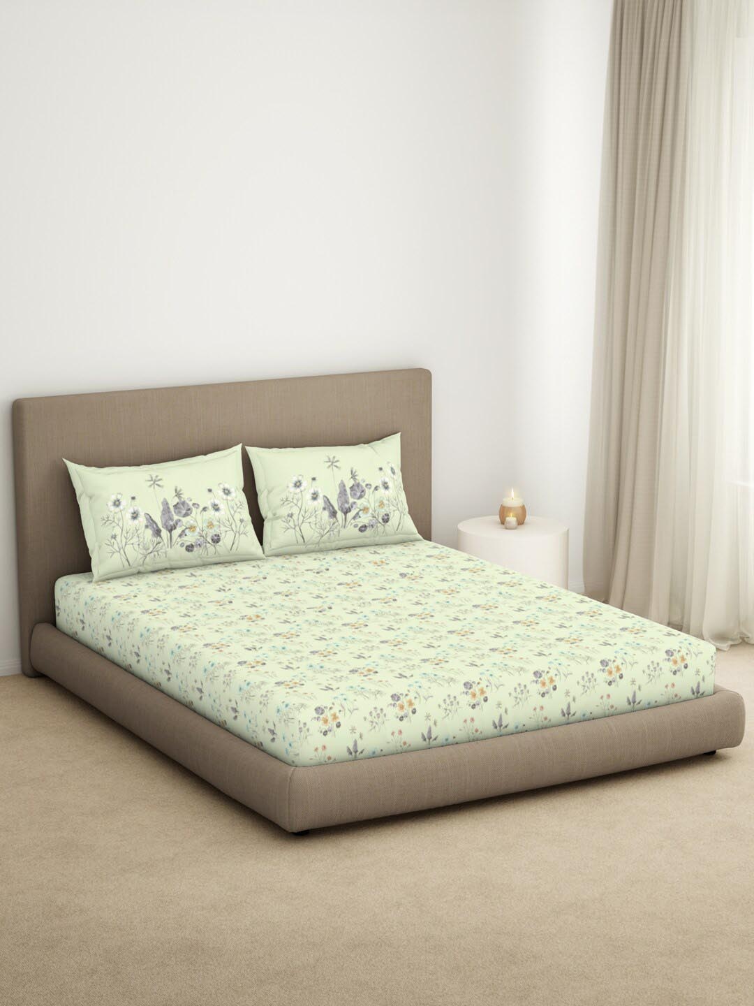 

SPACES Dainty Green Floral 144 TC King Bedsheet with 2 Pillow Covers