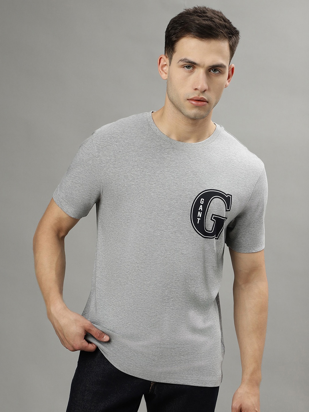 

GANT Solid Round Neck Regular Fit T-Shirt, Grey