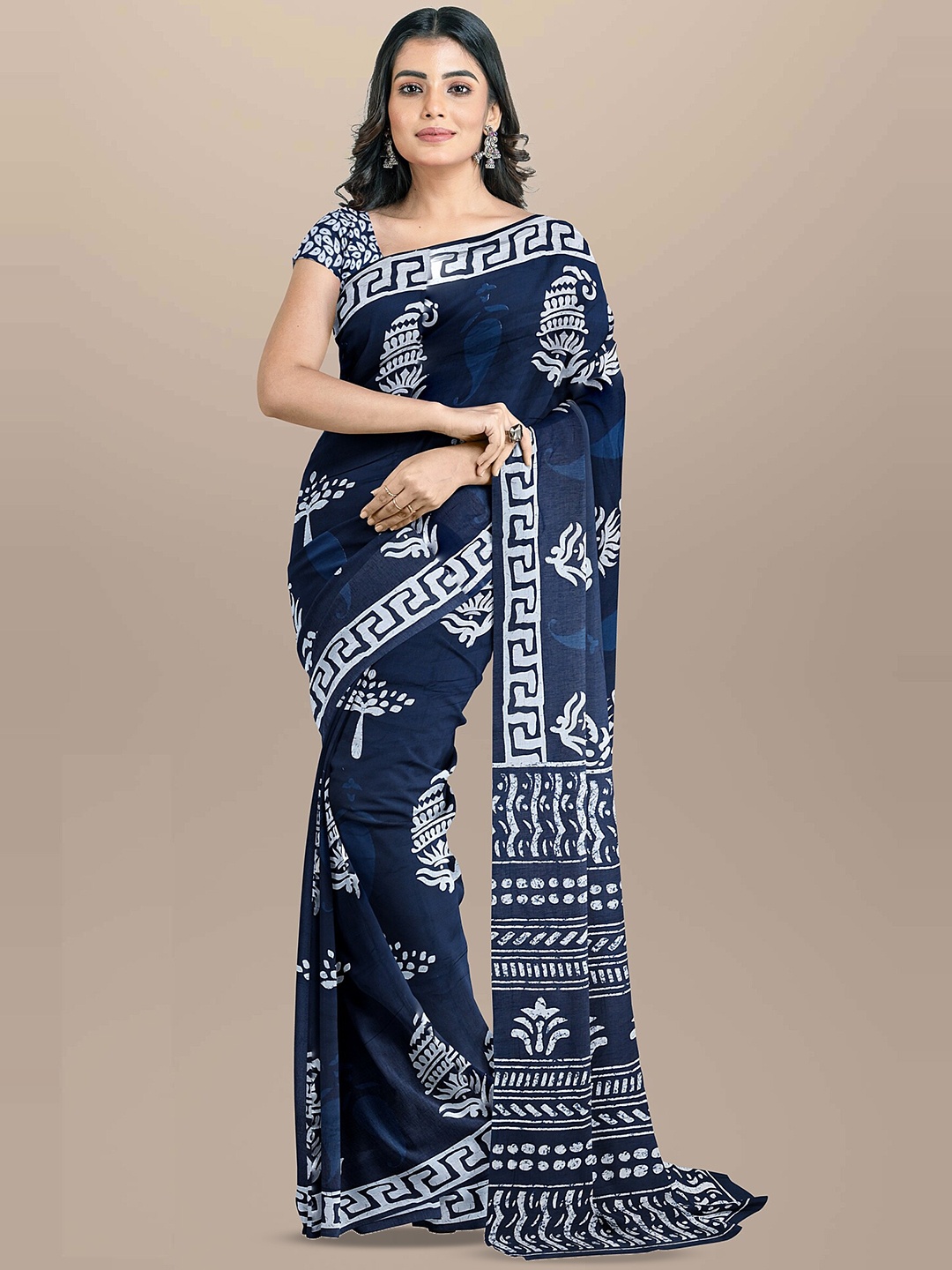 

NIKHILAM Floral Pure Cotton Block Print Saree, Navy blue