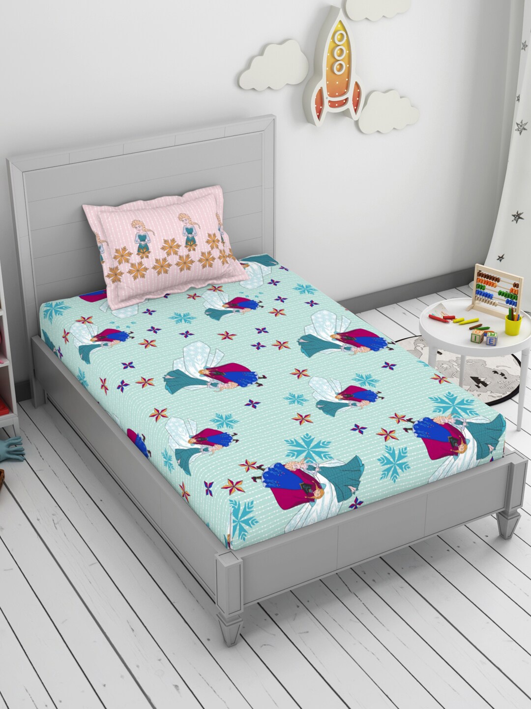 

Welspun Blue Cartoon Characters Cotton 144 TC Single Bedsheet with 1 Pillow Covers, Green