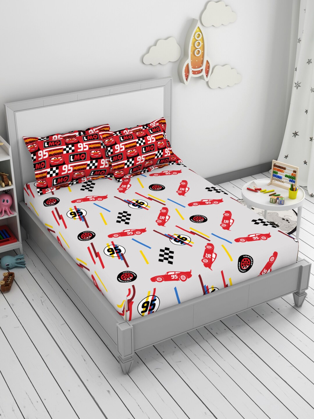 

Welspun Grey Cartoon Characters Cotton 144 TC King Bedsheet with 2 Pillow Covers