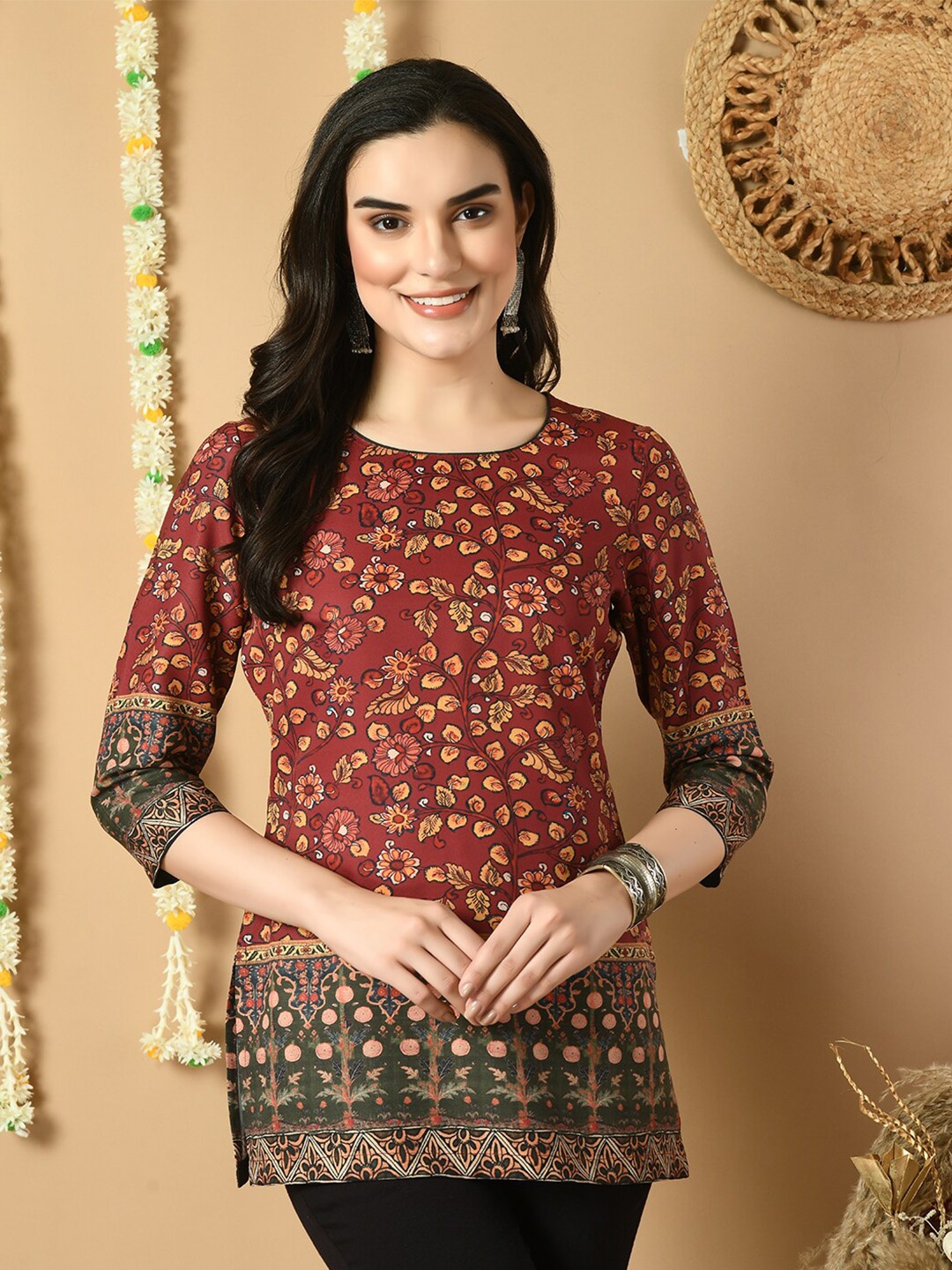 

MEESAN Floral Printed Round Neck Straight Kurti, Maroon