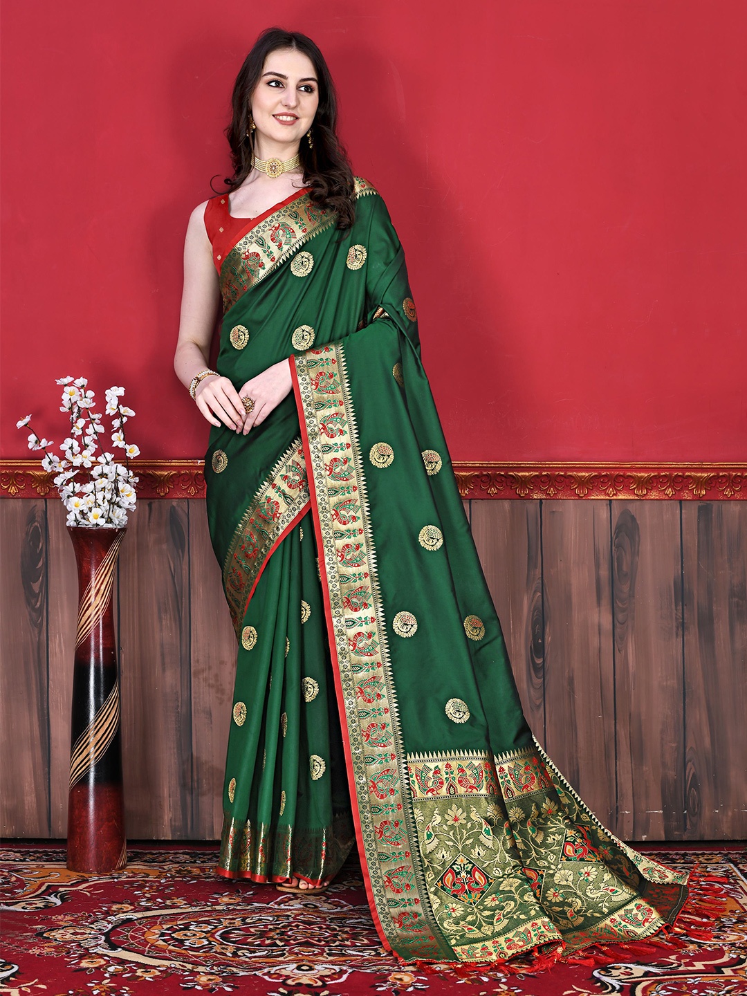 

NIWAA Woven Design Zari Pure Banarasi Silk Paithani Saree With Tassel, Green