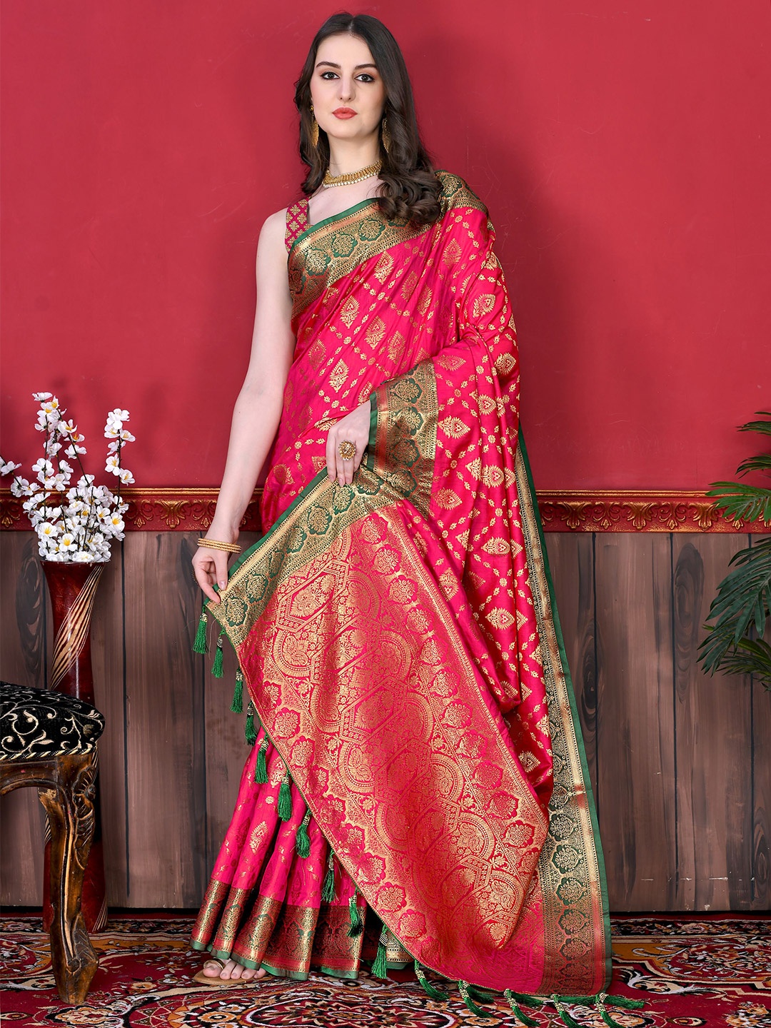 

NIWAA Woven Design Zari Silk Cotton Banarasi Saree with Tassel, Pink