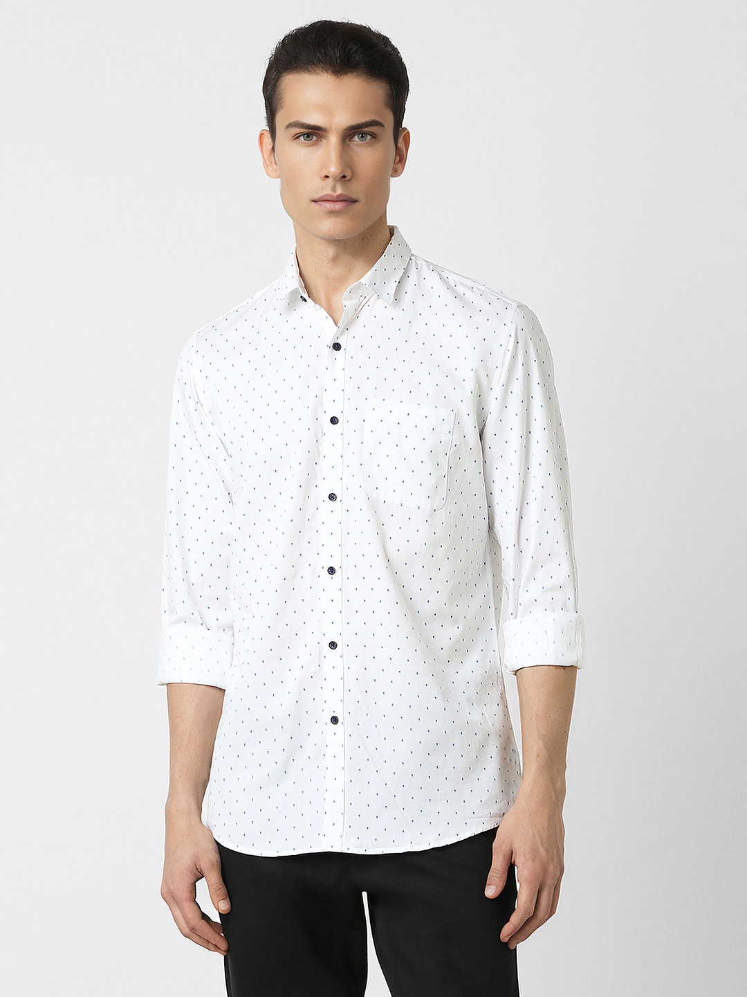 

Peter England Casuals Men White Slim Fit Printed Casual Shirt