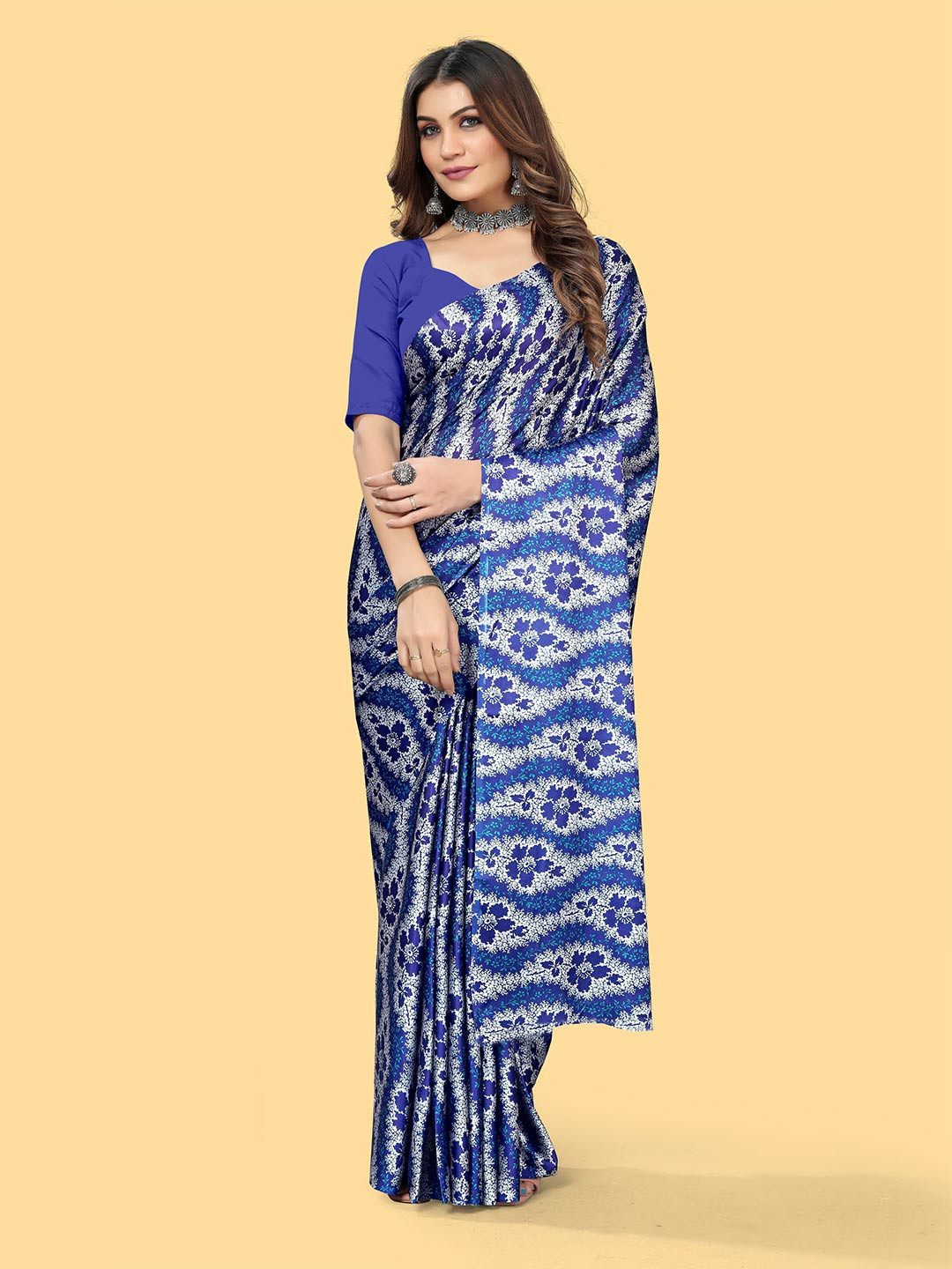 

DIVASTRI Floral Printed Satin Saree, Blue