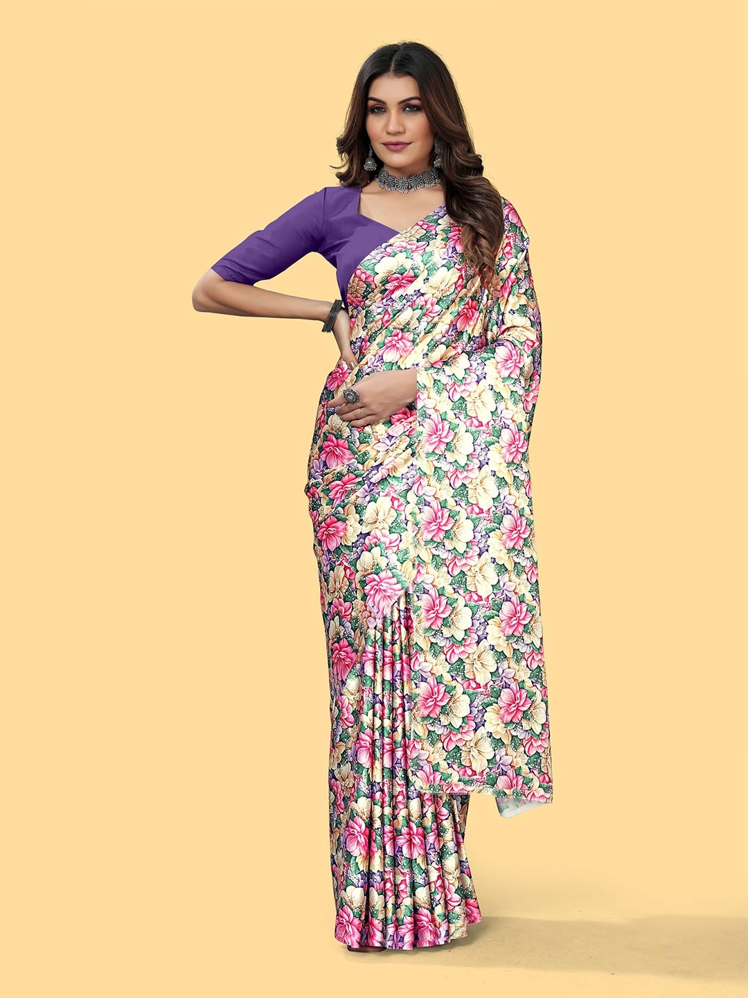 

DIVASTRI Floral Printed Satin Saree, Cream