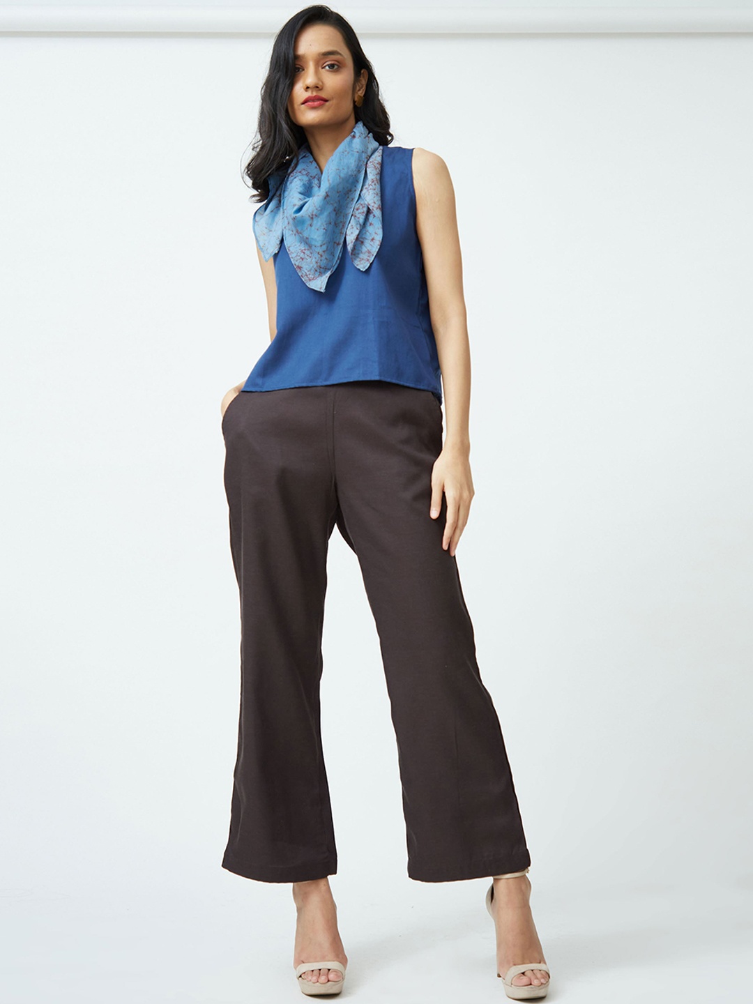 

Saltpetre V-Neck Sleeveless Top With Trousers, Navy blue
