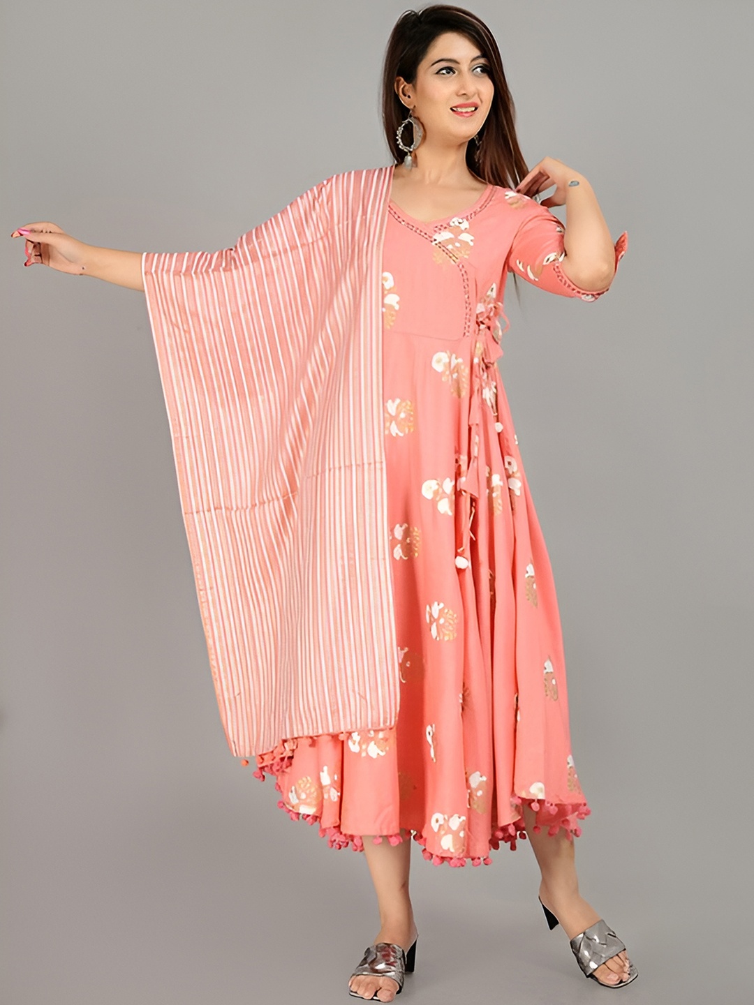 

ao services Floral Printed Flared Angrakha Style Anarkali Kurta With Duppatta, Peach