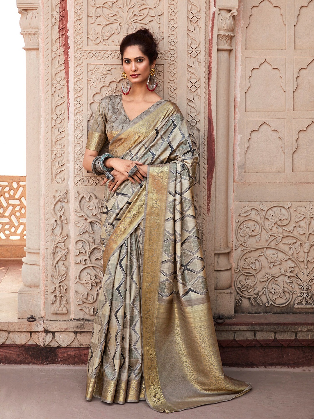 

elora Abstract Printed Saree, Grey