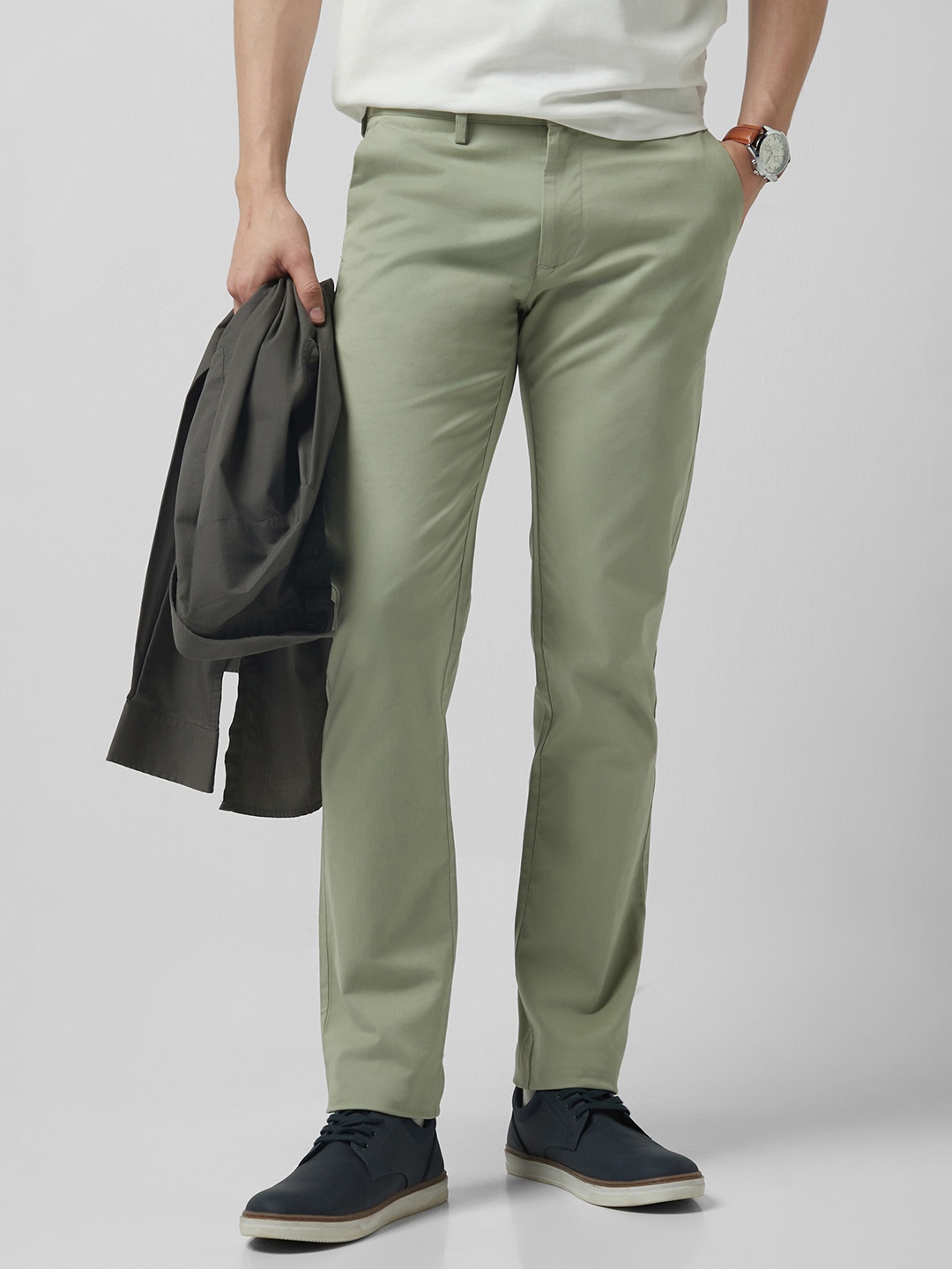 

Peter England CasualsMen Slim fit stretch chinos trousers, Green